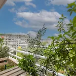 Spacious 3 Bedrooms Bois De Boulogne Paris 16
